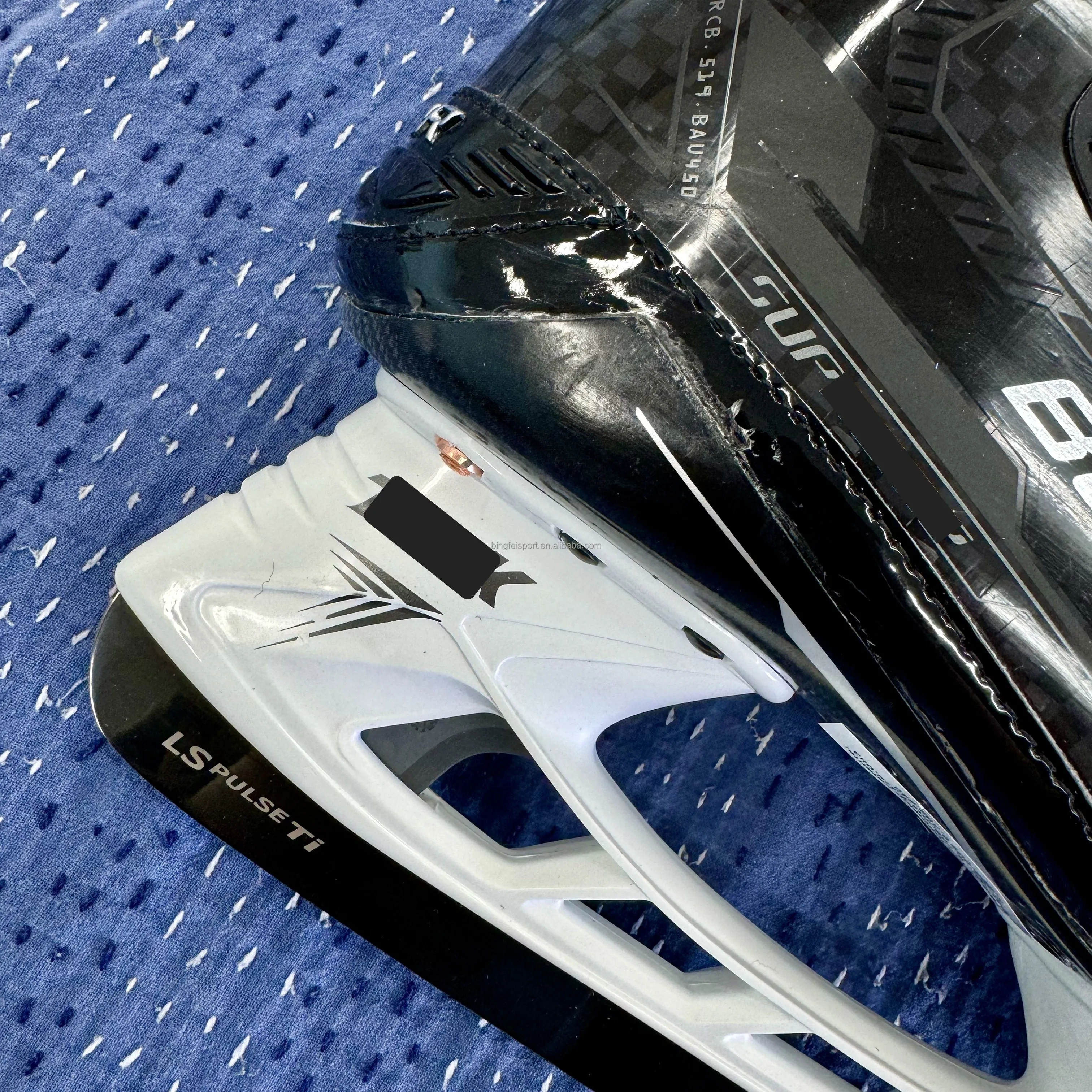 

Premium Ice Hockey Skates With Advanced Blade Holder & Lightweight Composite Material Quick Acceleration & Affordable Price