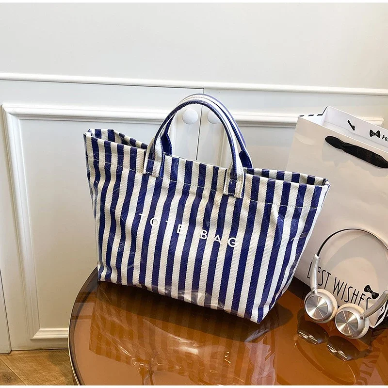 PVC-Tragetasche, wasserdichte modische Damen-Umhängetasche mit vertikalen Streifen, große Arbeitstasche mit Henkel, Shopper-Tasche – Detail 13