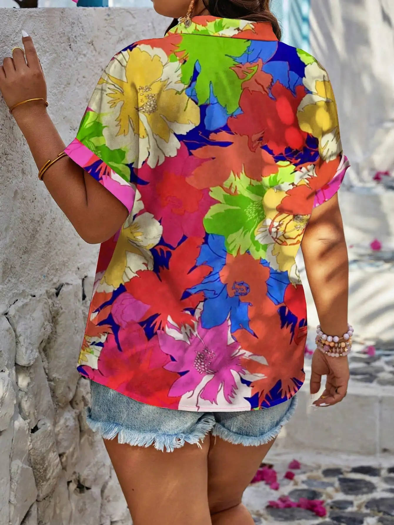 

Casual Loose Floral Print Blouse With Turn-Down Collar And Button Closure