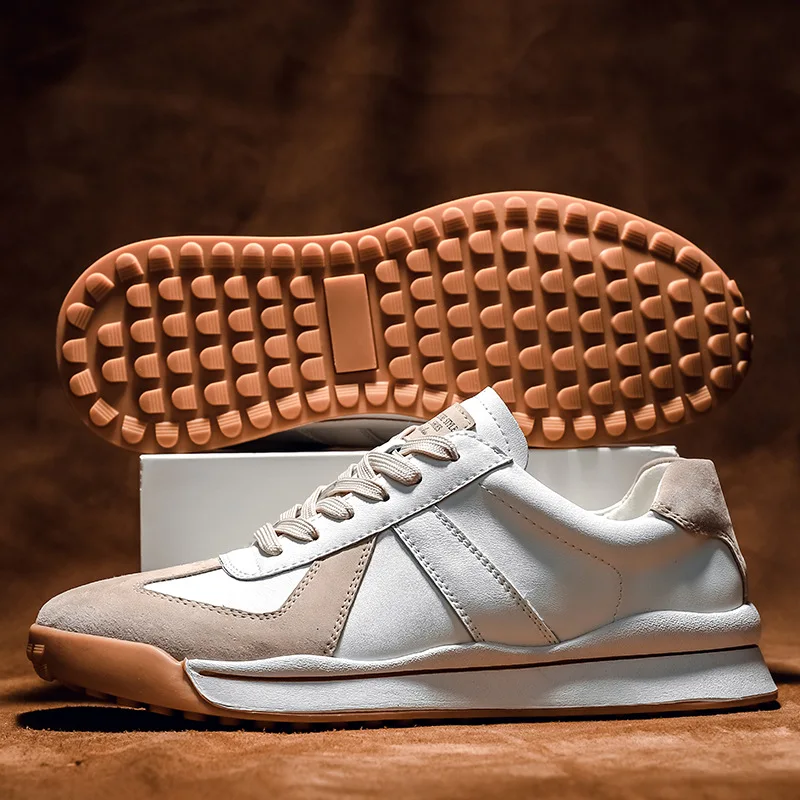 

Men Flat Shoes Designer Casual Lightweight Lace-Up Walking Shoes Male Outdoor Waterproof Camping Resistant Non Slip Sneakers