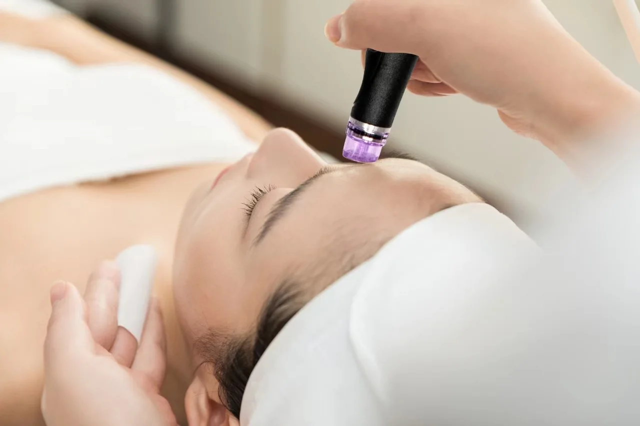 Portable Facial Hydra Dermabrasion Machine H2 Small Bubbles Deep Cleansing Blackheads Acne Removal Machine