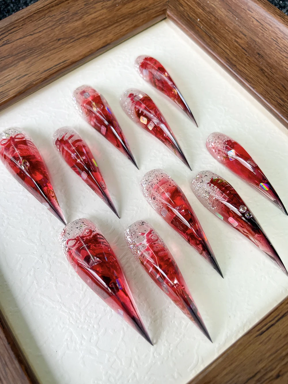 

Y2K Gothic Red Skull Dragon Claws Pointed Tip Press On Nails Art Sparkle Powder Sequins Cat Paws Manicure Fake Nails Sticker