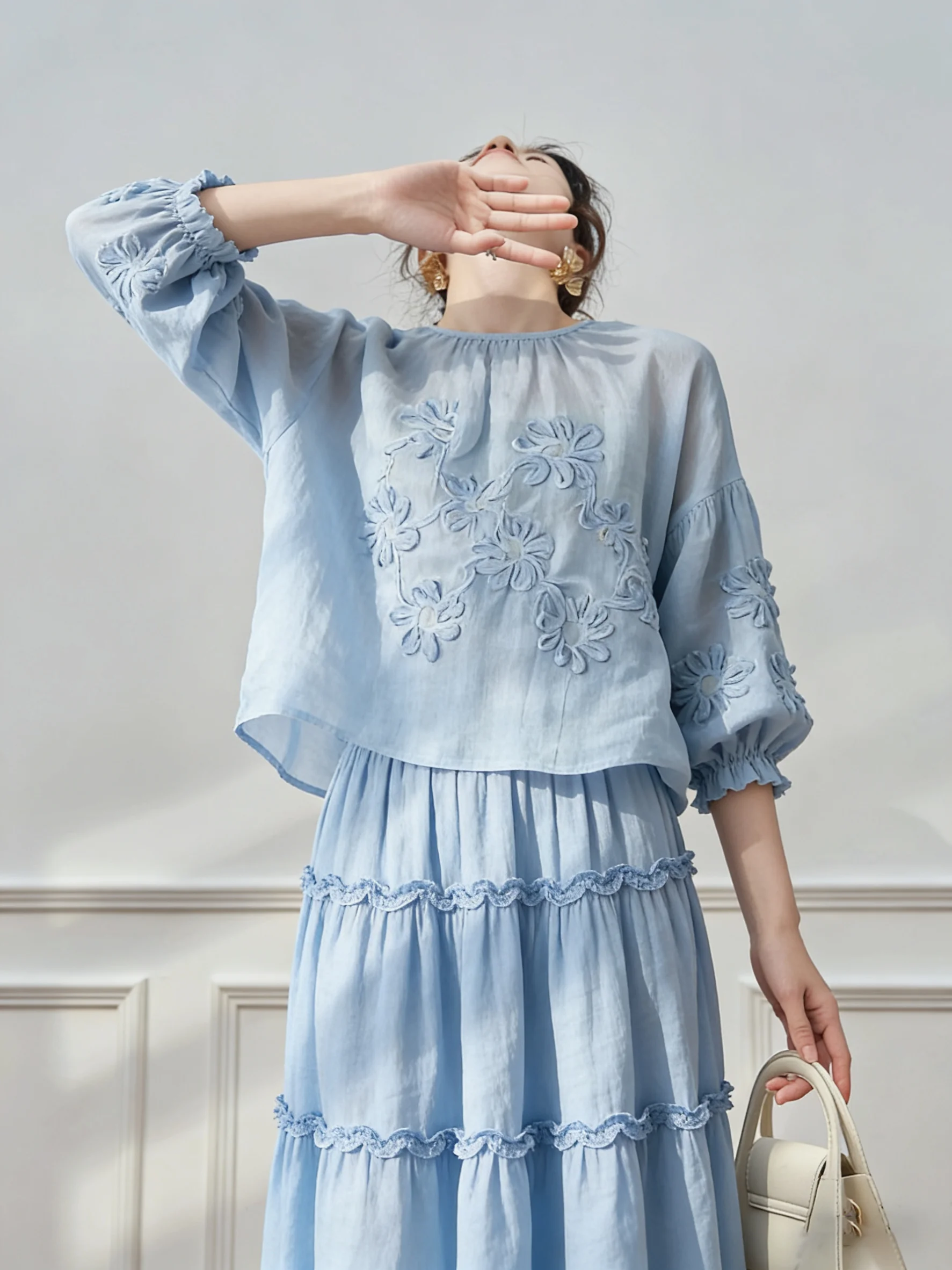 

Синий топ с цветочным принтом и круглым вырезом, юбка с высокой талией, женский модный весенний комплект, повседневный свободный крой, удобный весенний наряд