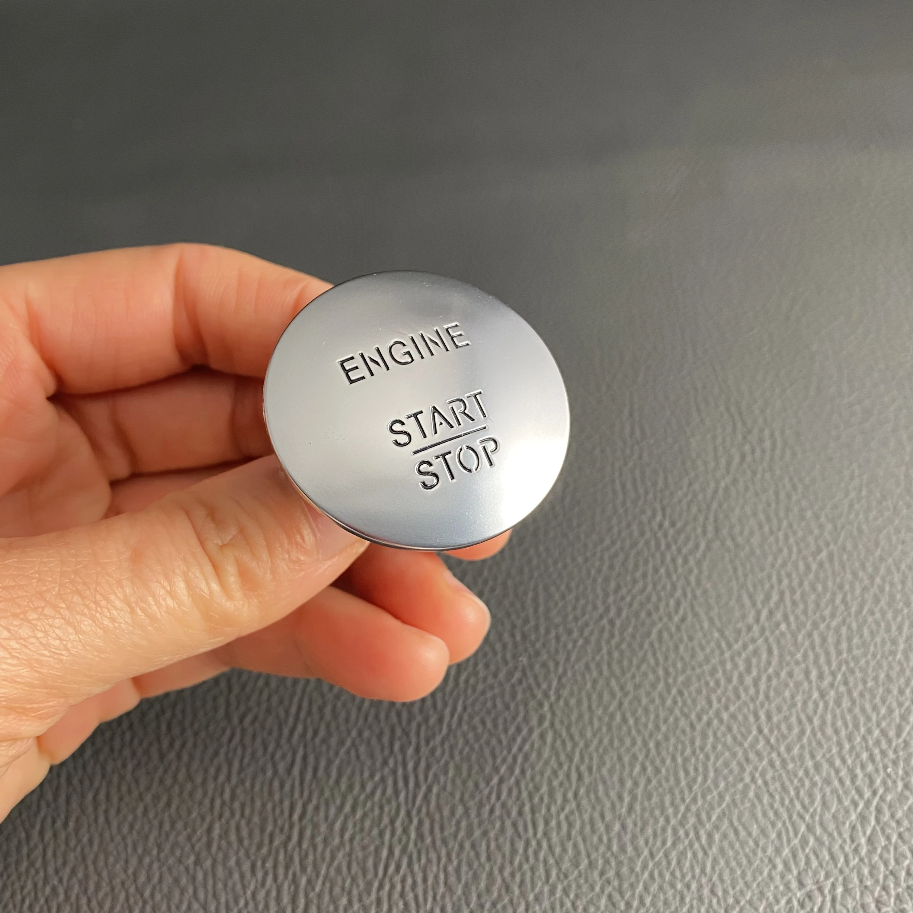 Schlüsselloser Start-Stopp-Druckknopf für Auto-Motorzündung 2215450714 für Mercedes Benz W205 W212 W164 W166 W221 – Detail 1