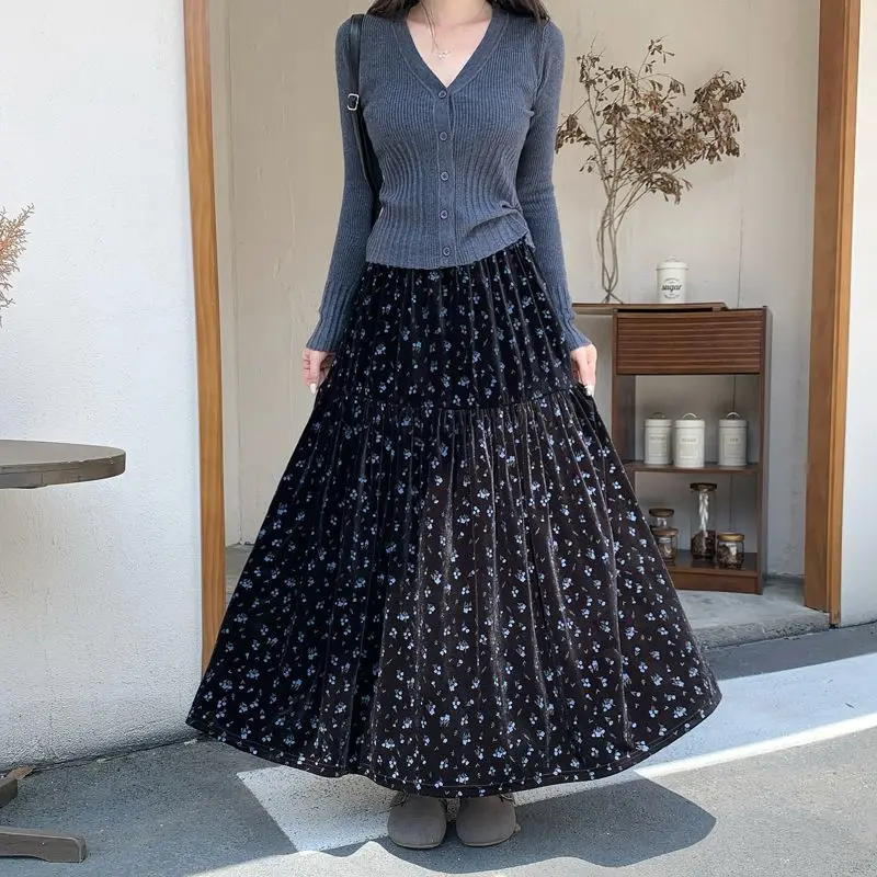 Retro Velvet Half Length Skirt Women'S Autumn/Winter Floral Design Elastic Waist Folded Medium Length Skirt