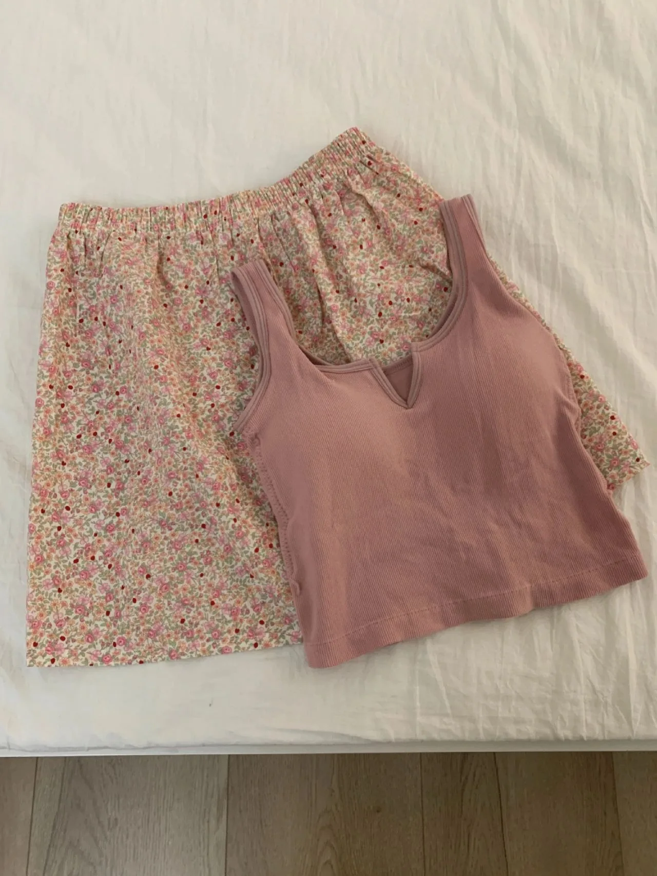 Gilet da notte con elastico in vita floreale con reggiseno imbottito sul petto, pantaloni da casa, set di indumenti da notte da donna, super valore