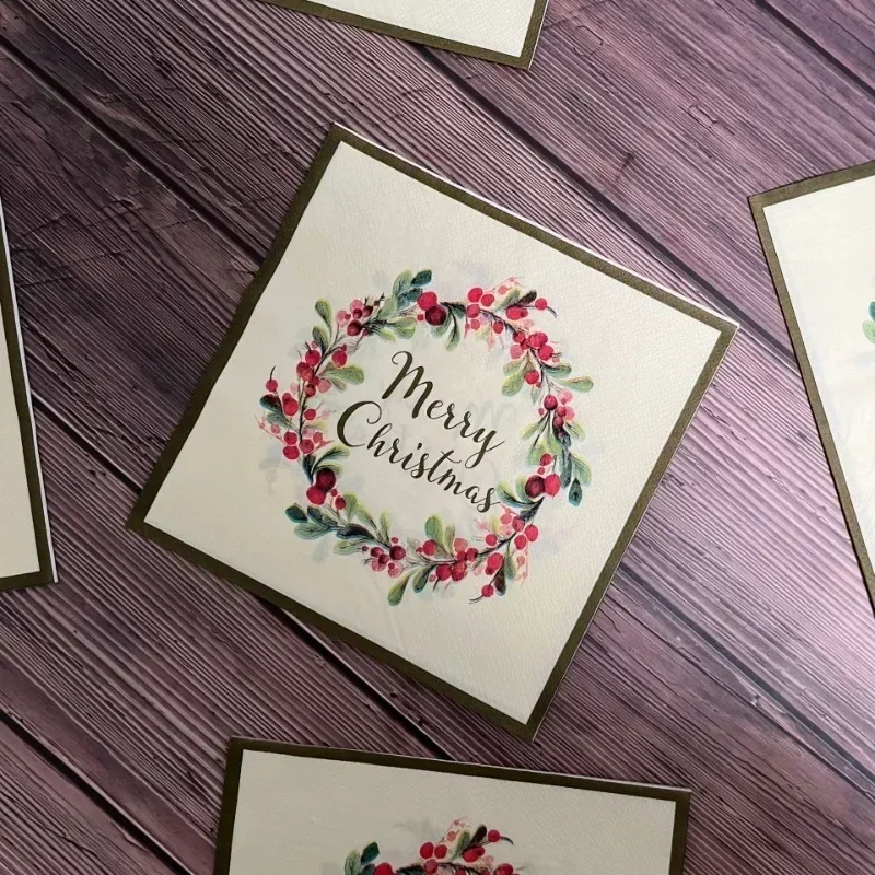 20 قطعة 33*33 سنتيمتر 2-Ply الأحمر التوت إكليل عيد الميلاد المناديل الطرف ورق تزيين عيد ميلاد سعيد ورق مطبوع المفارش