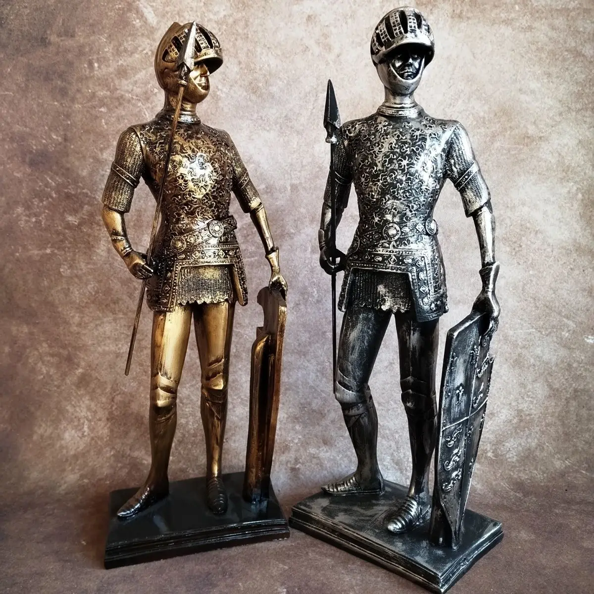 

Бронированный солдат, имитация человеческой фигуры, скульптура, железный бронированный рыцарь, декоративные фигурки, аксессуары для украшения дома
