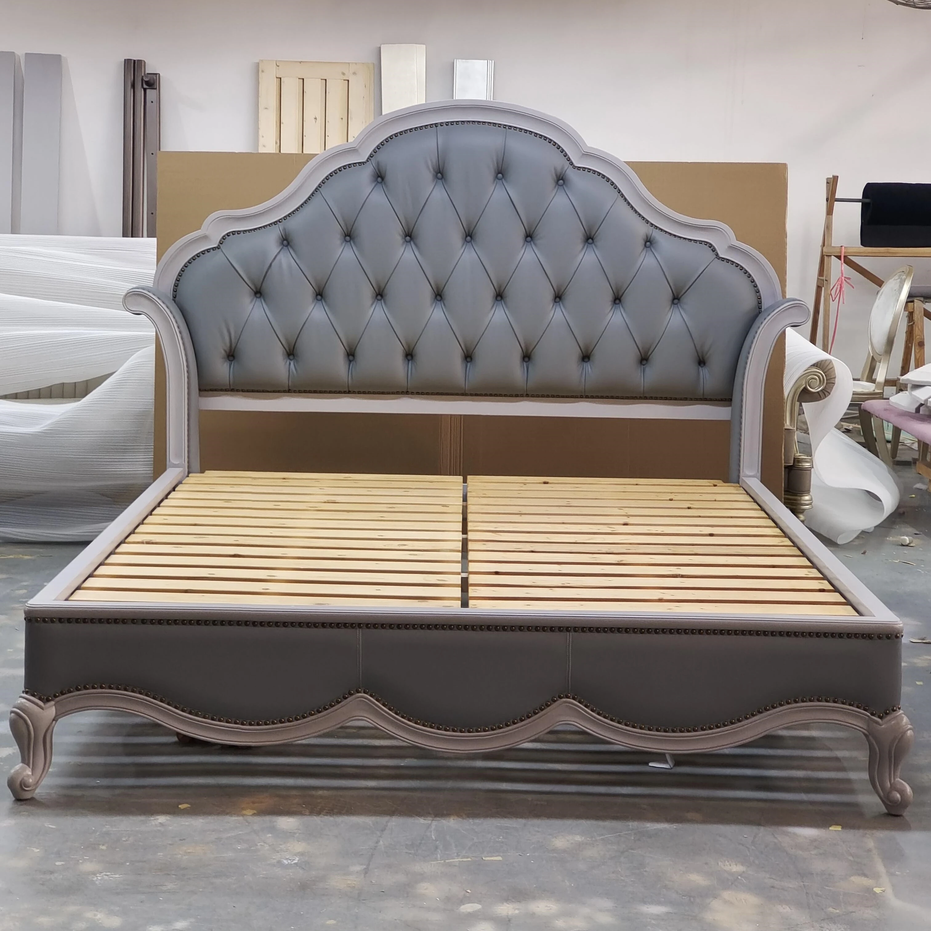 A#@C French Retro Solid Wood Bed with Nail Trim Factory Supply Curved Carved Wooden Bed for Villa Apartment Bulk Order&