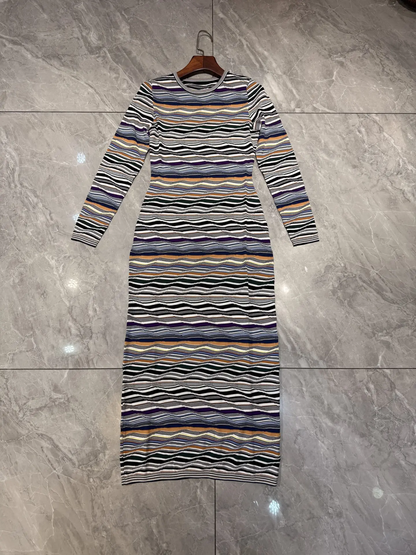 

Wavy Striped Women Knitted Midi Dress Round Neck Long Sleeve Vintage Slim Robe