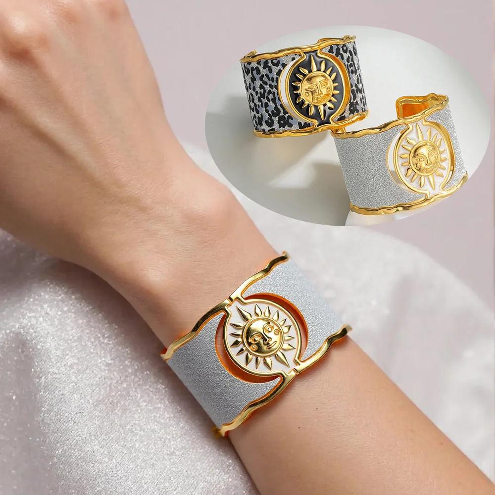 

Retro Fashion Stainless Steel Sun Moon Cuff Wide Bracelet Bangle 18K Gold Color Plated Polished Creative Jewelry Accessories