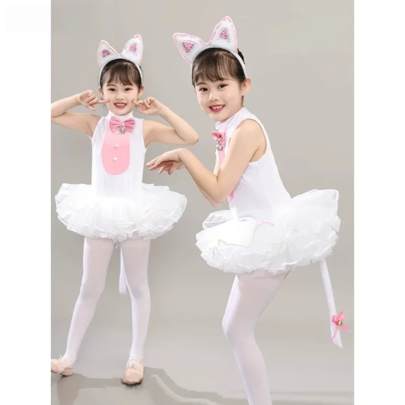

Persian cat learning cat meowing toddler cute little flower cat animal dancing performance costume