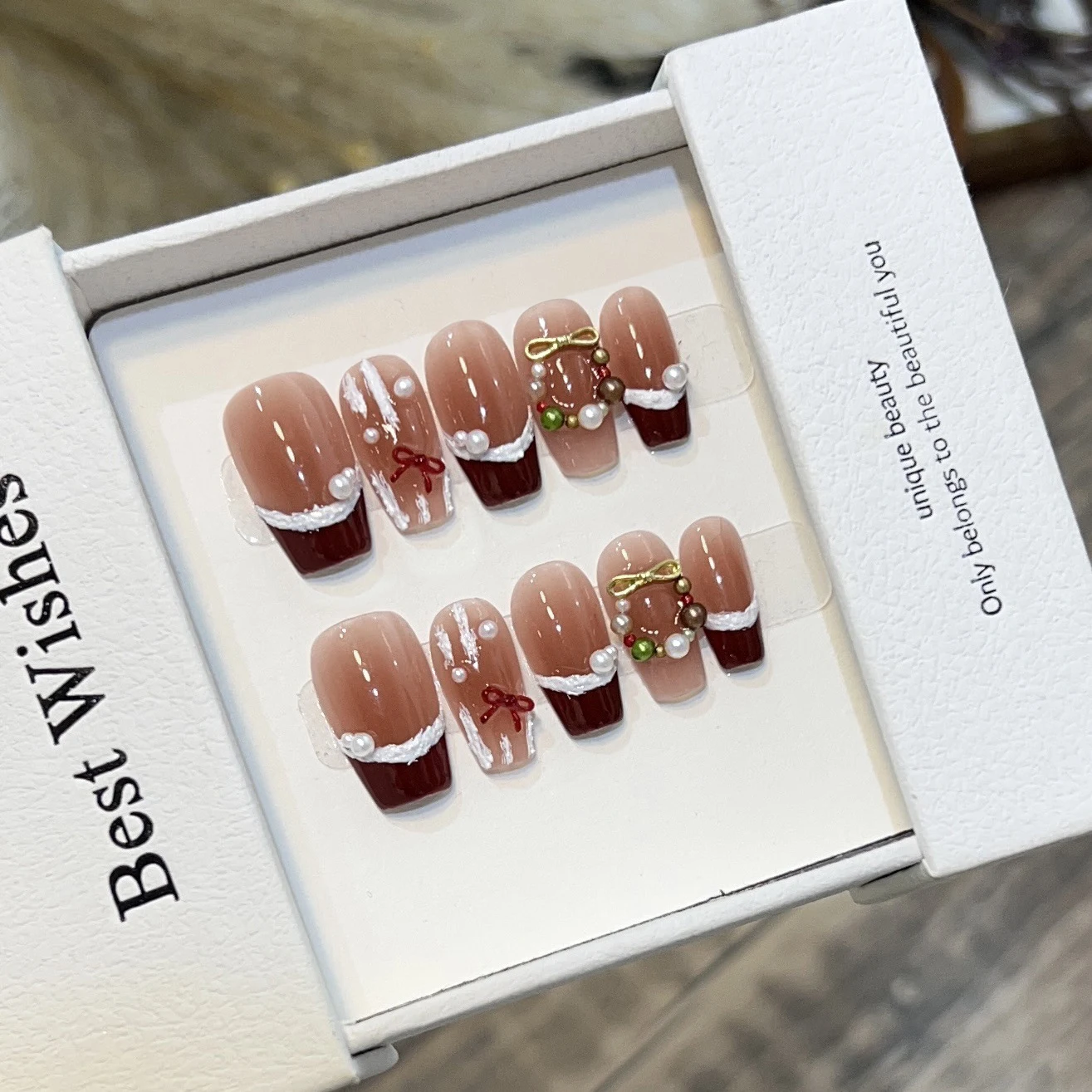 

10Pcs Christmas Atmosphere Handmade Press on Nails Snowflake Design 2 Nail Shapes Wearable Detachable Manicure Fake Nail Patches