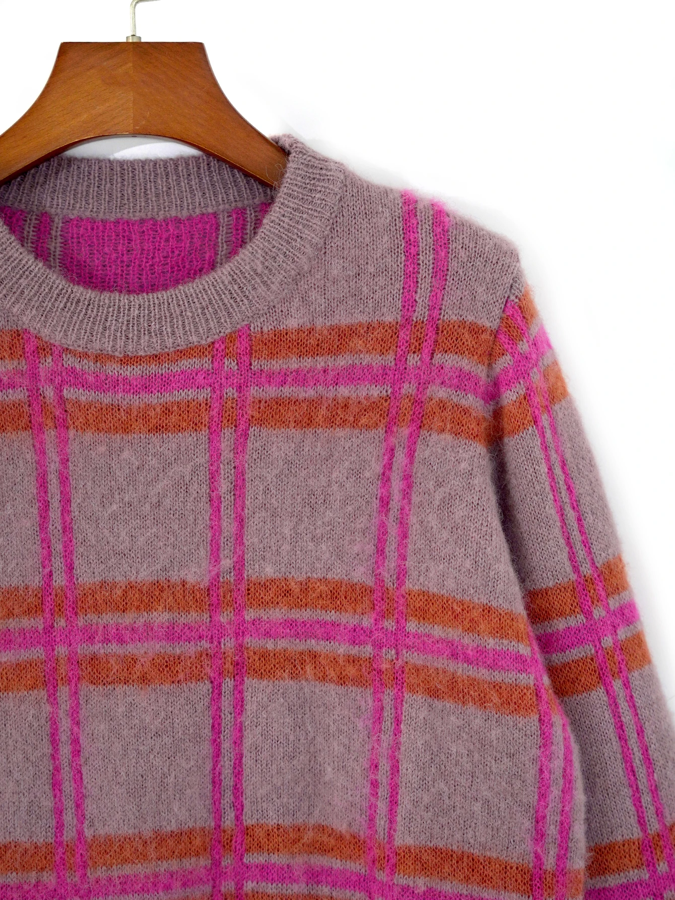 Autumn and Winter New Niche Knit Cardigan for Women, Designed with a Lazy Style, Purple Striped Pattern, Straight Round Neck Design Pullover, Casual and Elegant Autumn and Winter Top, Basic Versatile Style for Urban Commuting, Stylish and Casual Vacation Style, Designer Pattern Niche Knit Cardigan, New Year'S, Valentine's Day, Christmas Holiday Clothing, Instagram Style Clothing, Commonly Purchased by Koreans, Date Gift, Women's Clothing