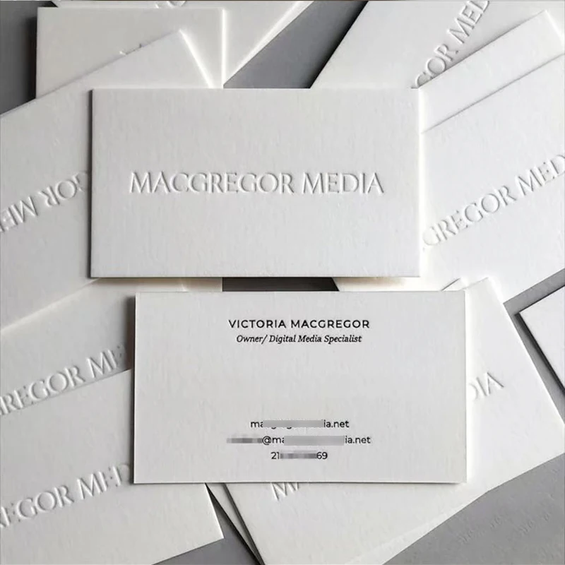 Luksusowa, personalizowana wizytówka z wytłaczanym logo, prezentowa karta premium do wytłaczania w ciemności po sprzedaży. — zdjęcie produktu 2