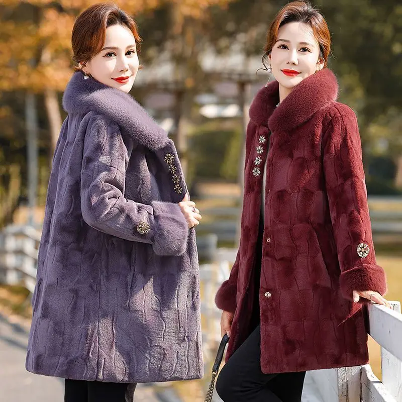 

2025Зимний новый свободный наряд для мамы с хлопковым норковым пальто средней длины с длинными рукавами, толстый однотонный стильный меховой воротник для поездок на работу