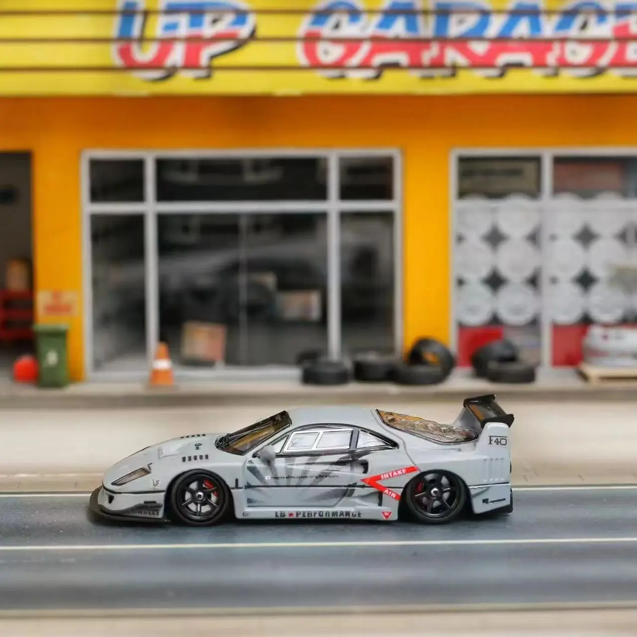 

Коллекционная модель автомобиля GHOST PLAYER Custom Edition 1:64 LBWK F40 Battle Grey из литого сплава, статическая модель для демонстрации, подарок