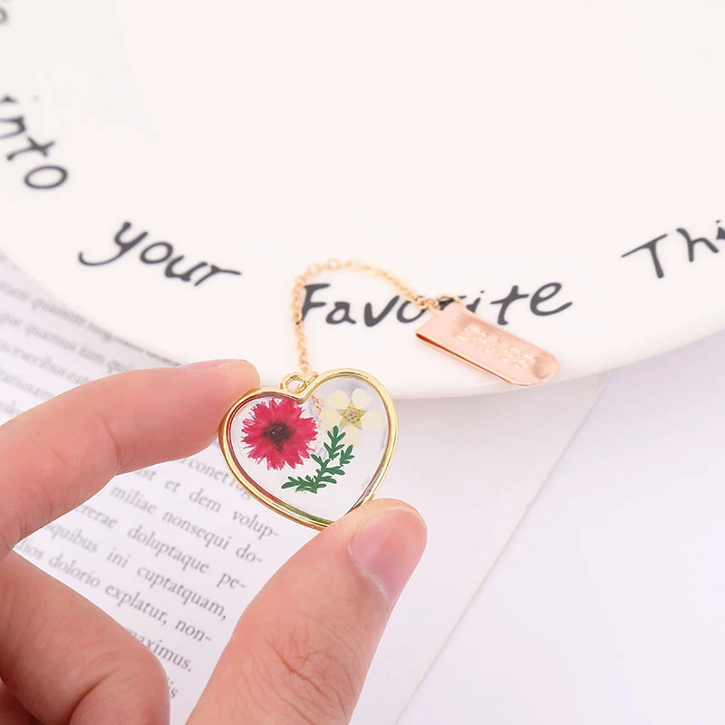 Crystal Heart Embossed Series Bookmark Small Fresh Student Bookclip Tab Alloy Bookmark Pendant Accessories New 2024