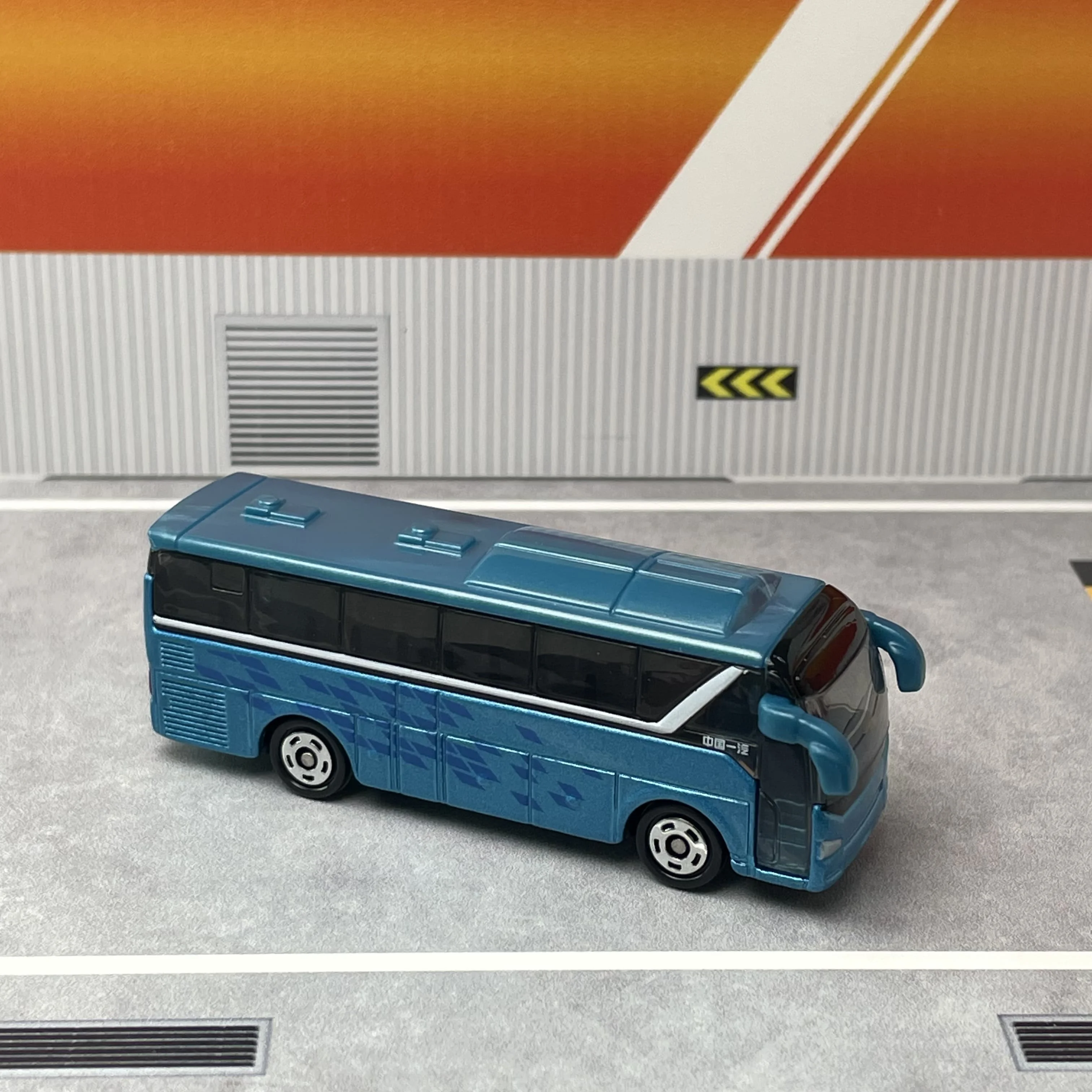 Takara Tomy Tomica 1/164 Model Samochodu Odlewany CN-14 - Faw Jiefang Ke Che Niebieski Stop Zabawki Pojazd Odlewany Metalowy Model dla Dzieci