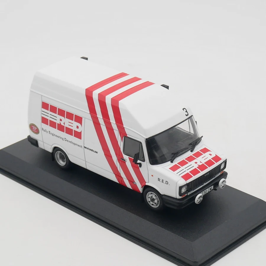 Moulé sous pression 1:43 échelle Ixo fret Rover Sherpa 1986 Land Rover tout-terrain pain rallye logistique véhicule alliage voiture modèle à collectionner