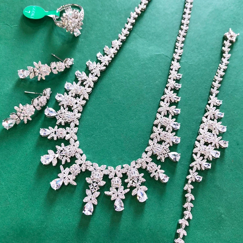 

Kellybola Spring Summer Luxury Gorgeous Necklace Bracelet Earrings Ring Jewelry Set For Bridal Actor Dancer Accessories Jewelry