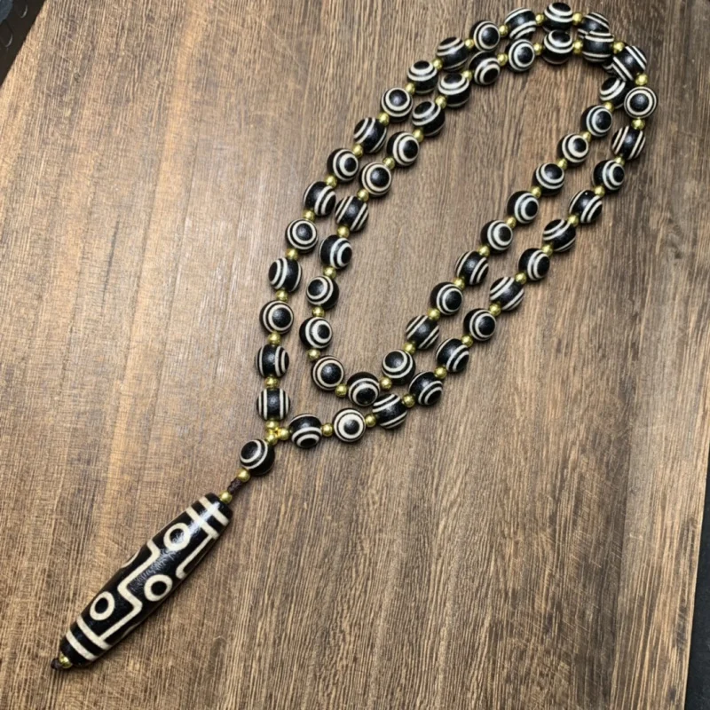 

Agate Necklace With Three And Nine Eyes Dzi Bead Pendant Sweater Chain Chalcedony