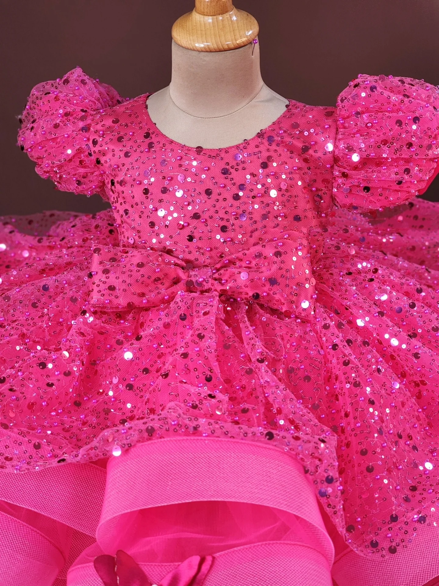 Rosa lantejoulas vestidos da menina de flor na altura do joelho borboleta arco crianças vestidos de baile de aniversário para festa personalizado