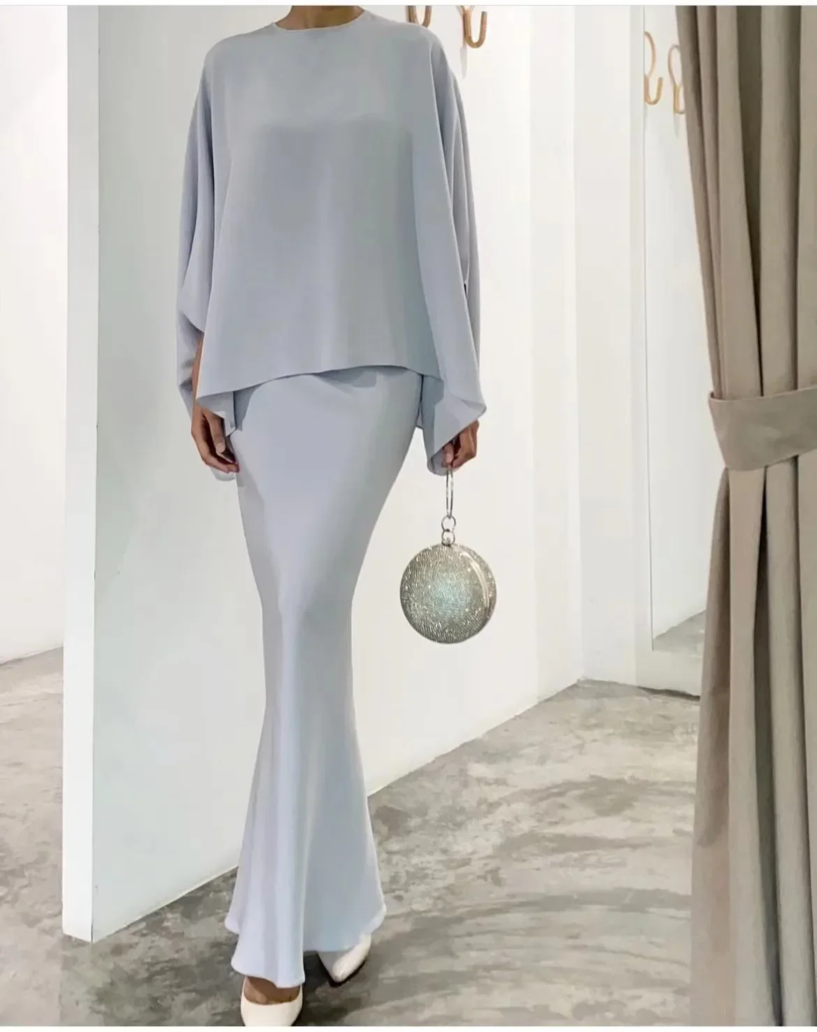 

2025 Muslim Abaya 2 Piece Sets Women Elegant 2pcs Dress Bat Sleeve Skirts Suits Pearl Dresses Vestido Eid Hijab Islam Clothing
