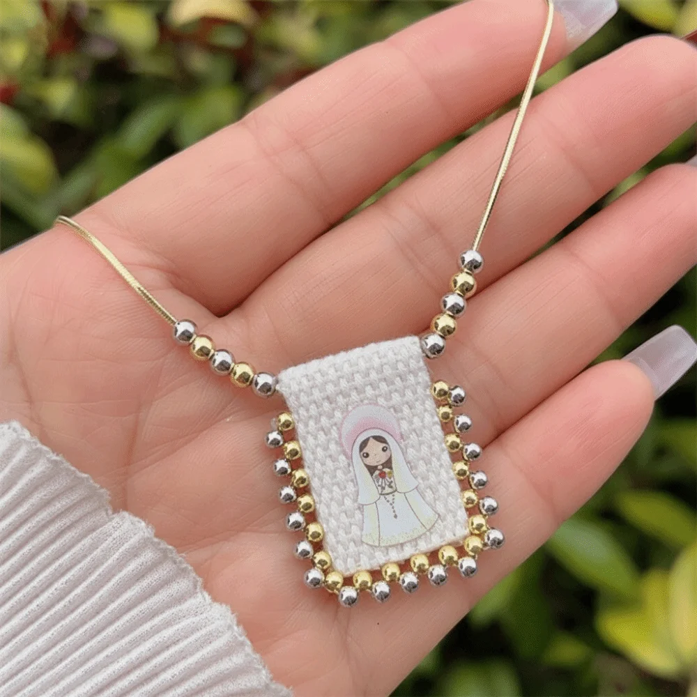 Collar Católico de Tamaño Mini, Diseño de Dibujos Animados, Material de Tela, Colgante de la Virgen María, Borde con Cuentas, Joyería Religiosa