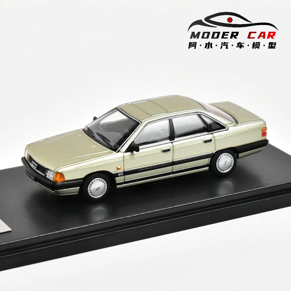 RM 1:64 100 C3 1989 Diecast Model Car