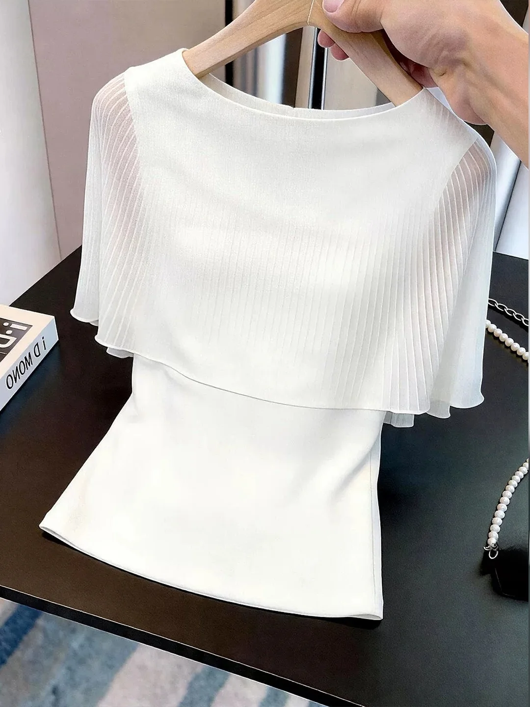 

Elegant White round Neck Short Sleeve Commute Women's T-Shirt Simple Design Versatile Korean Style Silk Top for Summer 2026