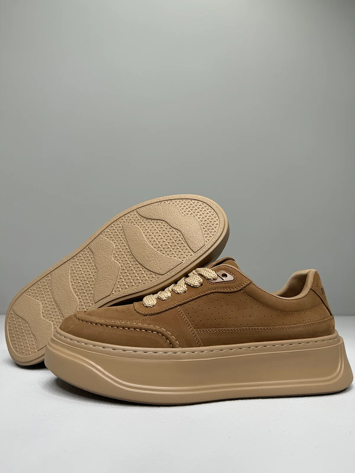 

Модные матовые мужские кроссовки на платформе Thi Bot Soft Bot Heightening Board oes Кожаные повседневные лоферы с подкладкой