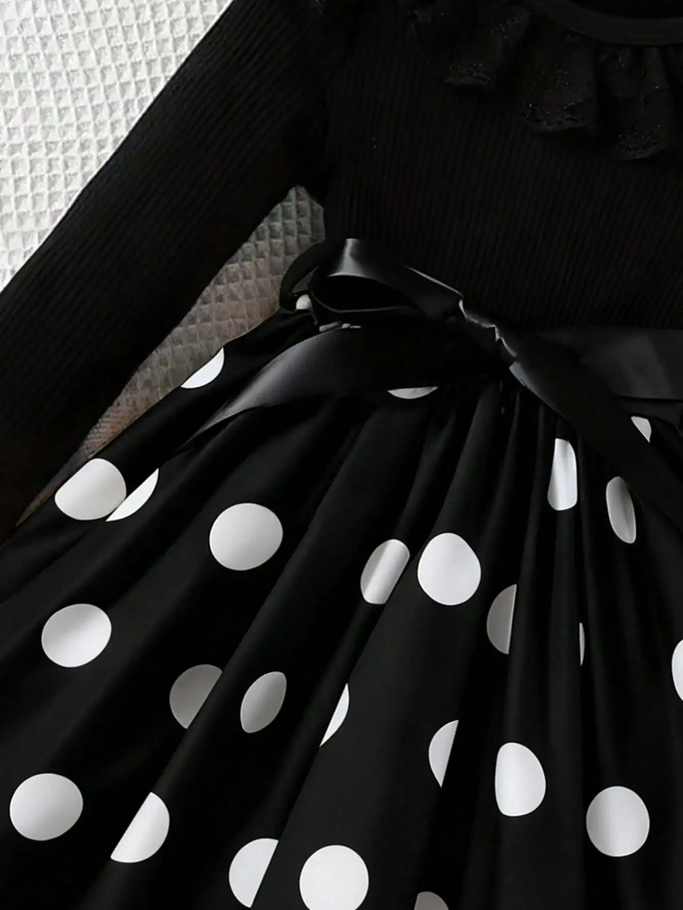 Sommerkleid für Kinder mit Rundhalsausschnitt und langen Ärmeln, elegantes, einfarbiges, gepunktetes Midikleid, lässig – Detail 6