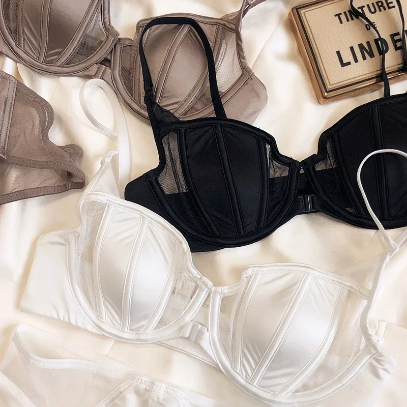 Nieuwe Zomer Kant Dunne Cup Vrouwen Ondergoed Sexy Voorste Gesp Push Up Bh Set Verstelbare Riem Beha Mooie Terug Lingerie