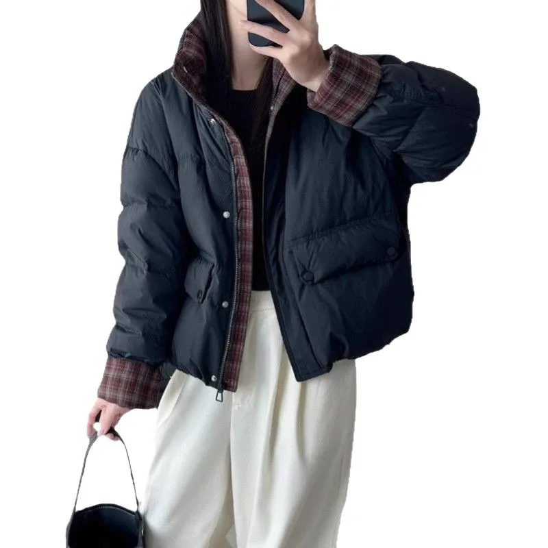 Рисунок 5 - Женское белое пальто на утином