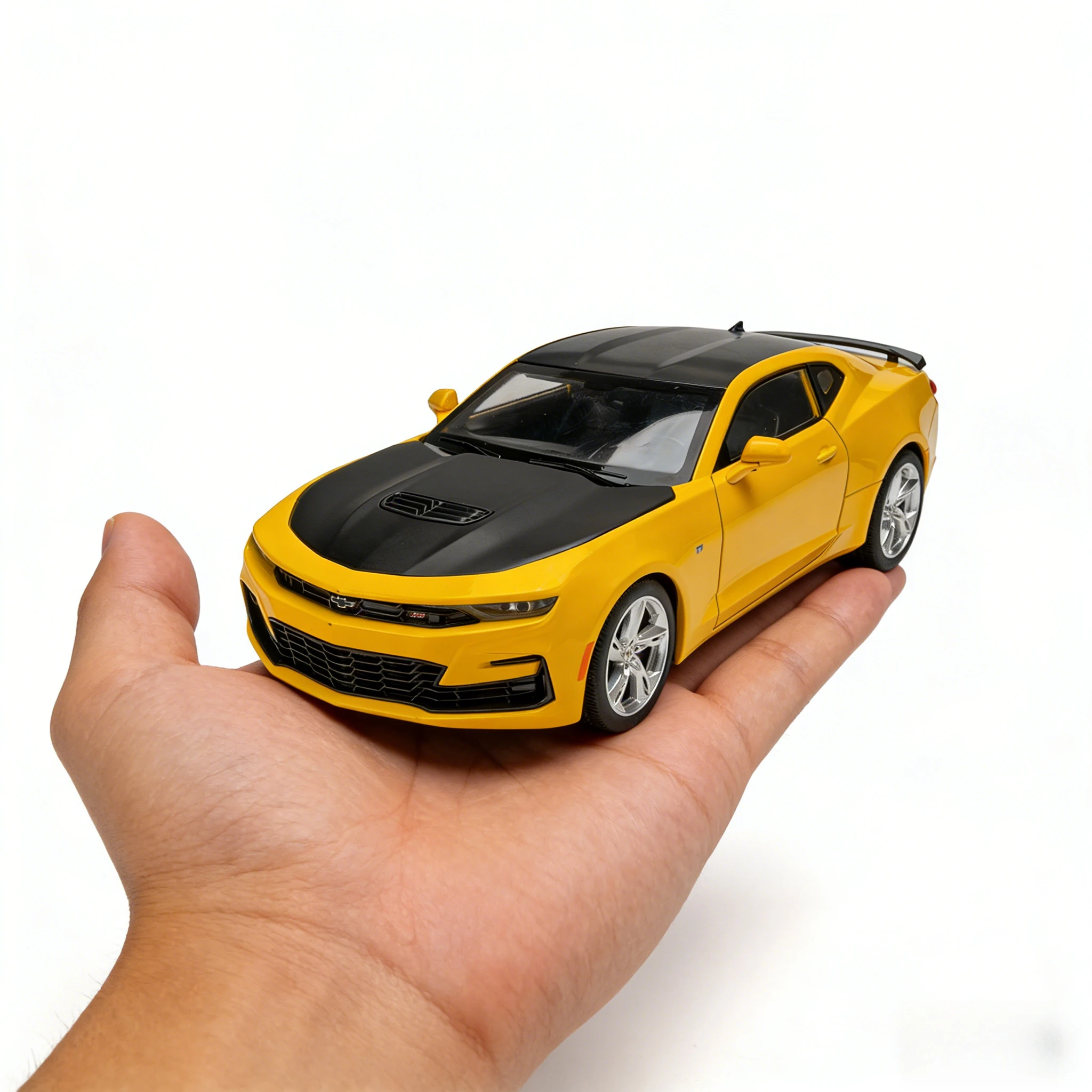 

1:18 Supercar Camaro Revuelto Model Toys Alloy Diecast Shock Absorption Front Wheel Steering Ornament Sports Car Models for Kids