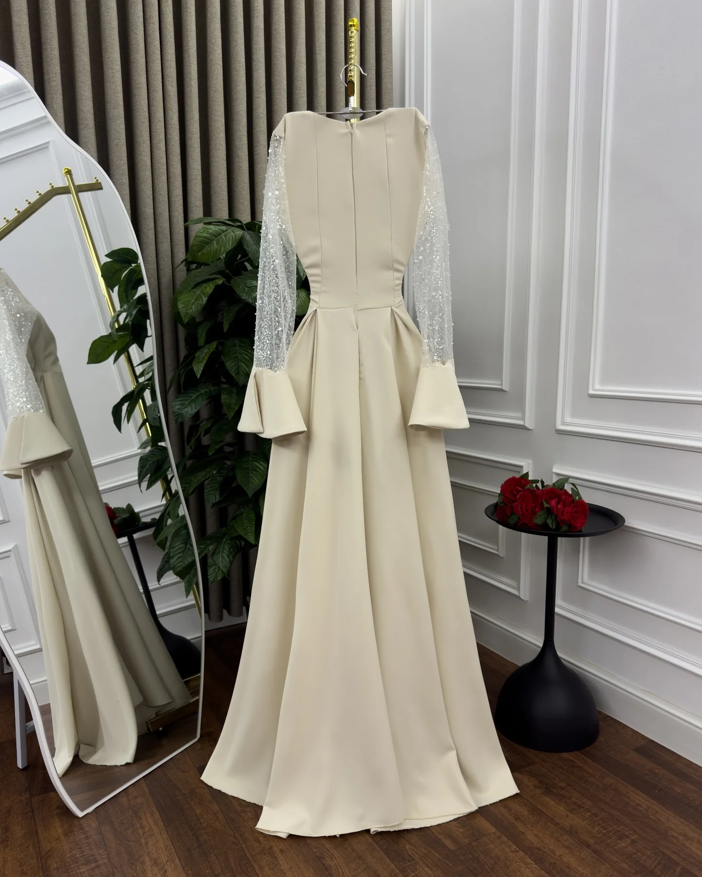 Vestido de noche personalizado Jersey clásico cuello cuadrado lentejuelas mangas largas vestidos de graduación exquisitos vestidos de fiesta de tren de barrido