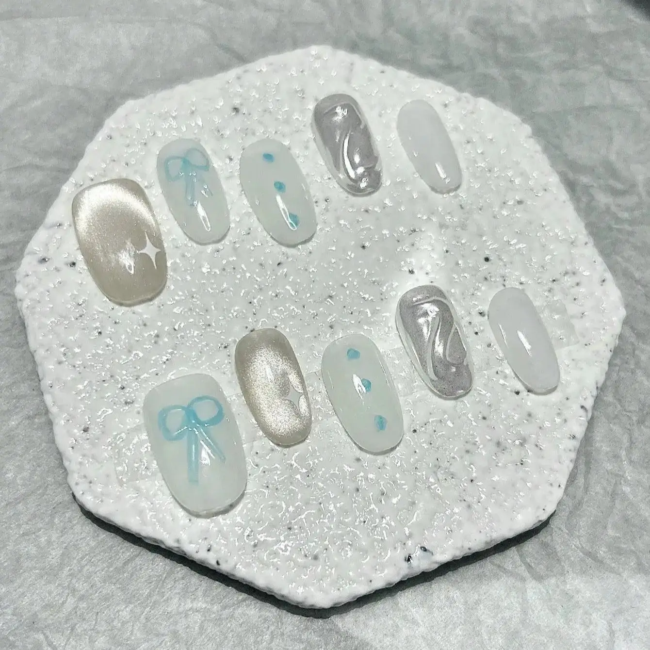 10 pcs Blue Bow Icy Transparent Glass Beads Handmade Wear Nails Clear Cat Eyes Simple Short Oval Manicure Cute Sexy Fake Nails