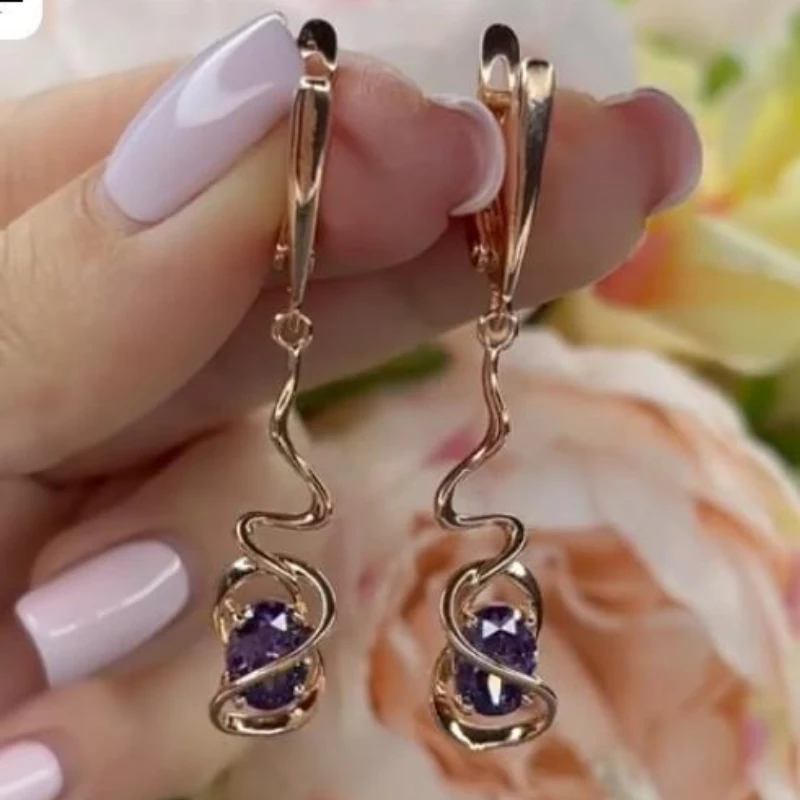 A Pair of Wave Twisted Long Ear Clips Embedded Synthetic Zircon Suitable Various Occasions Such  Women's Daily Dressing Banquets