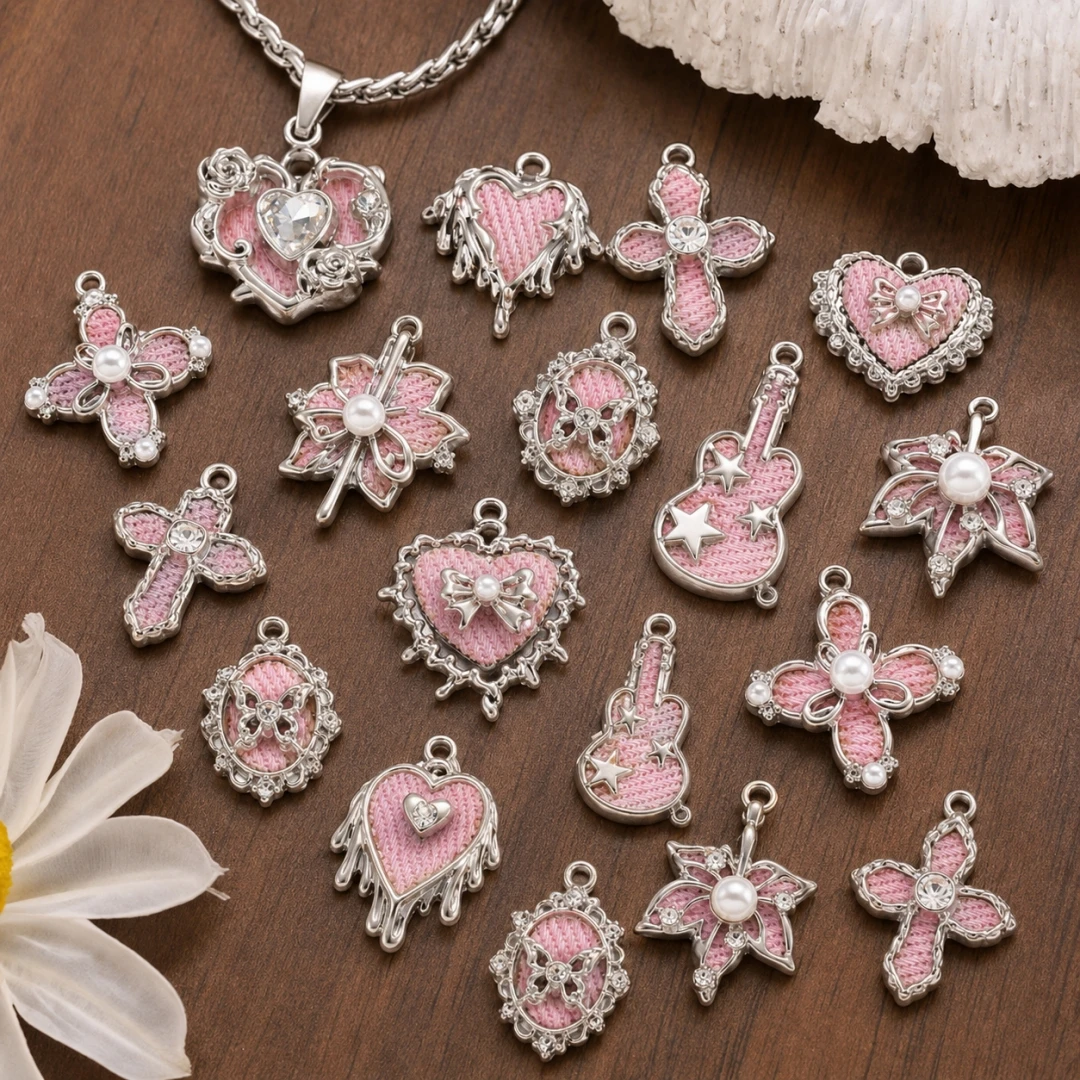 5 Stück süße und niedliche Mädchen-Anhänger mit rosa Herz, Schmetterling und Kreuz, Y2K DIY handgemachter Schmuck, Halskette, Ohrringe, Perlen-Accessoires – Detail 1