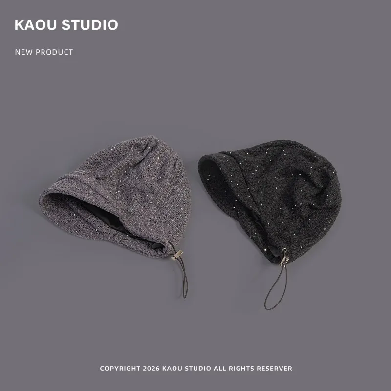 Koreanische Pailletten-Strickmütze für Damen, Herbst und Winter, vielseitig, lässiger Stil, mit Kordelzug und kurzer Krempe. – Detail 3