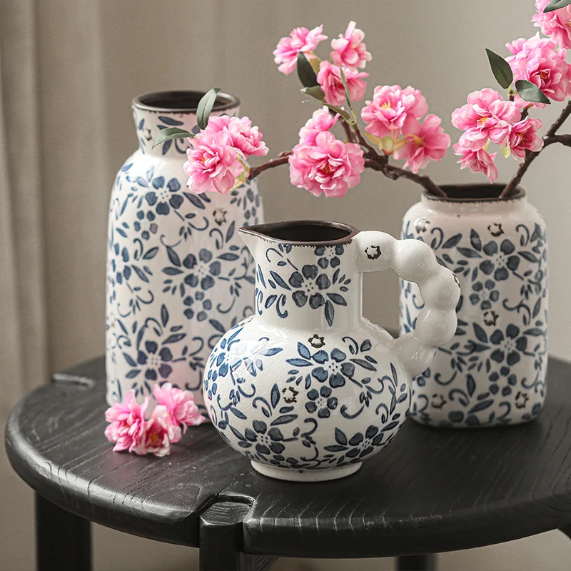 

European Style Vintage Ice Crack Blue and White Porcelain Vase Living Room Decoration Ceramic Hydroponic Vase Handicrafts Gift