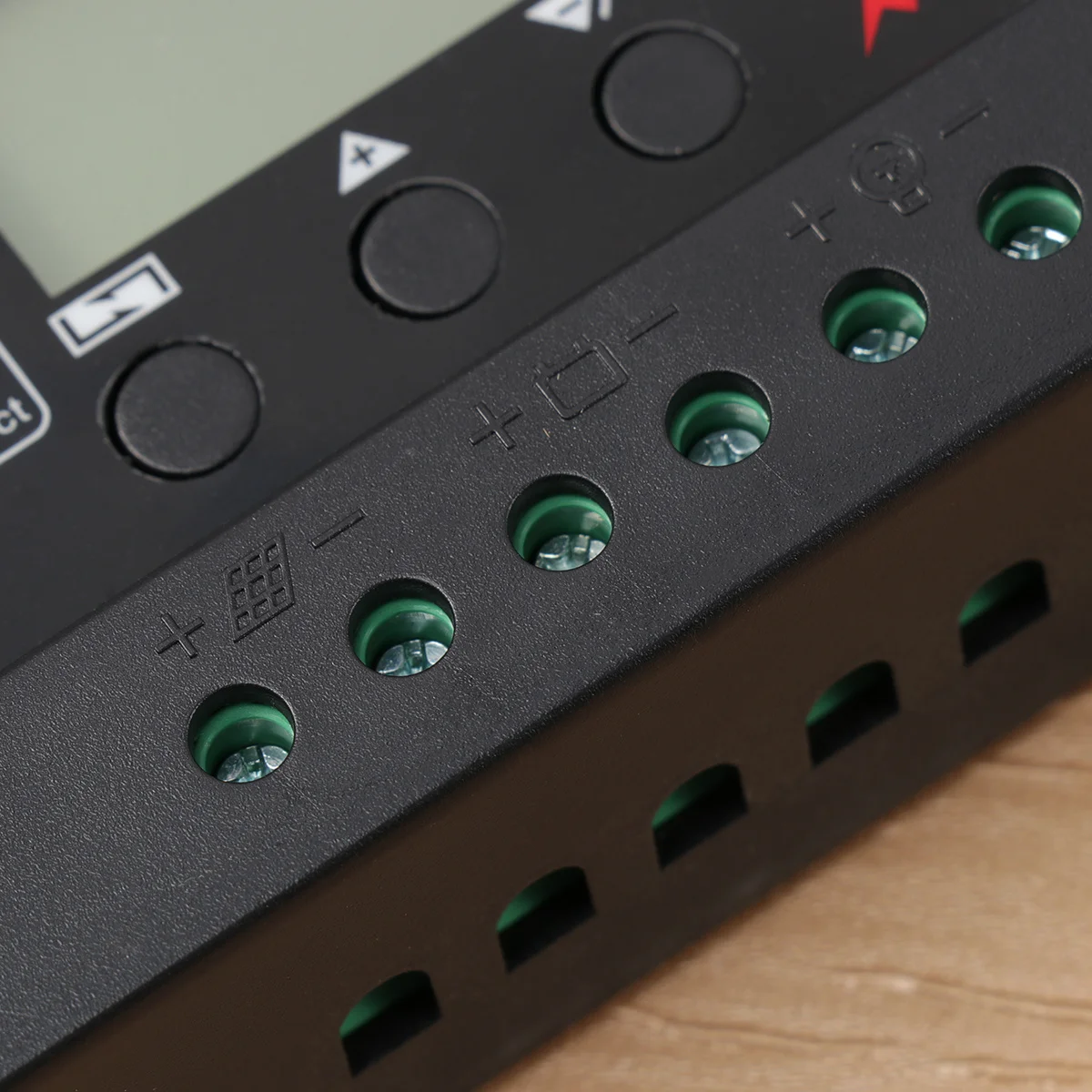 10A 12V 24V الشمسية جهاز التحكم في الشحن السيارات LCD المزدوج USB منظم أسود Pwm الصناعية متحكم مستقر