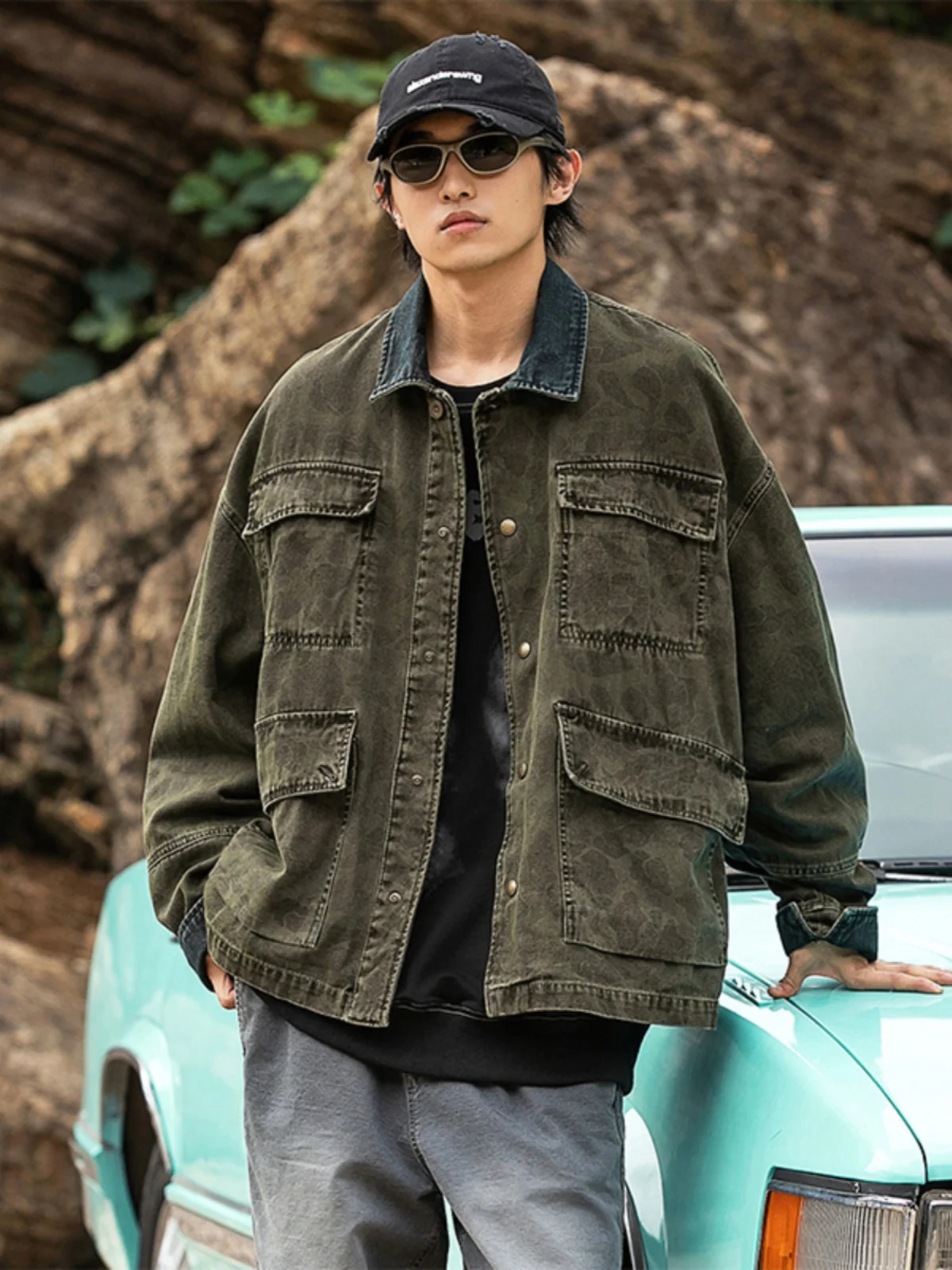 

Американская мужская камуфляжная куртка из плотного хлопка свободного кроя с воротником и множеством карманов, рабочая верхняя одежда, весна 2025