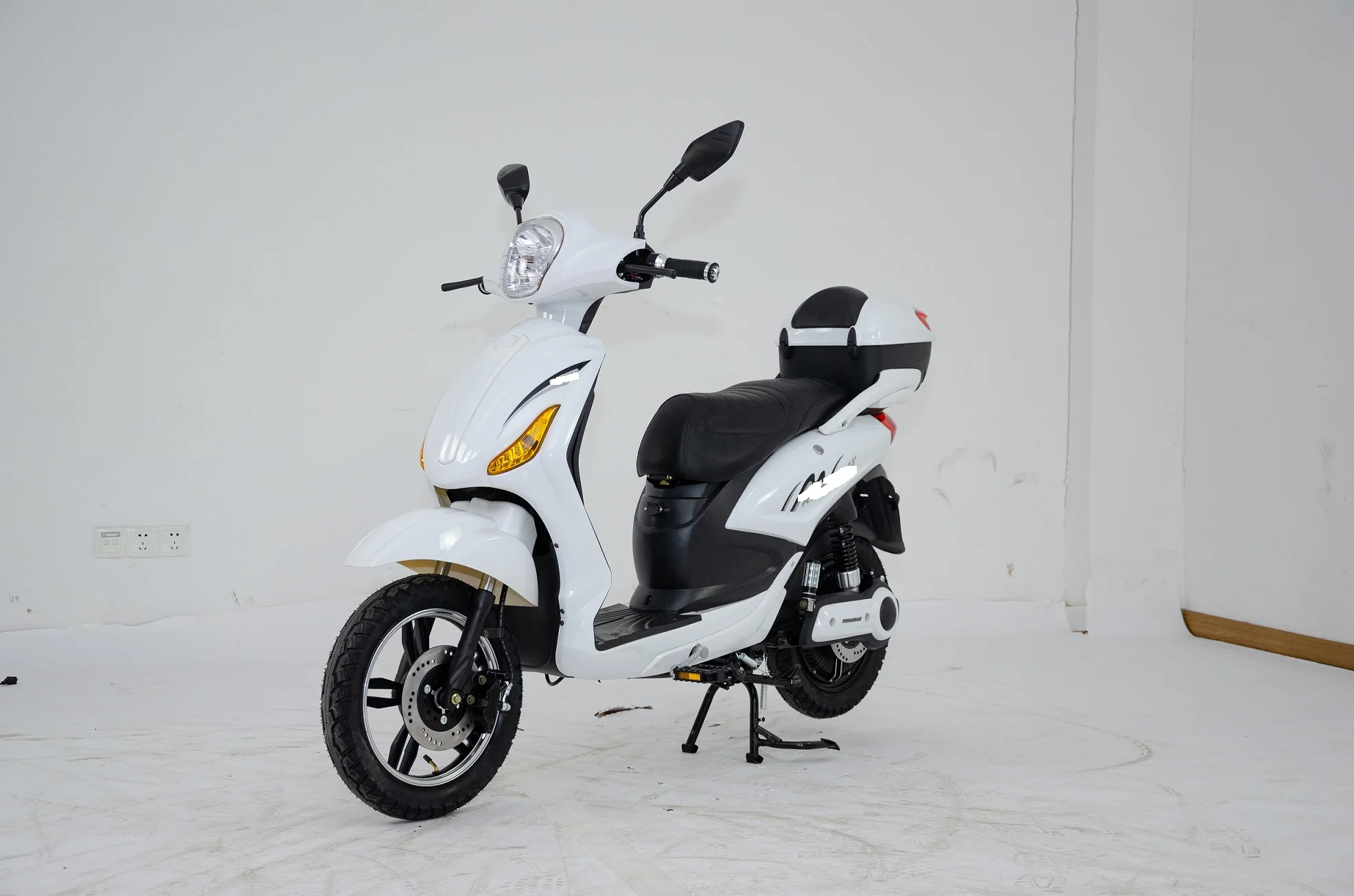 CE approved for road legal homologation certificate e-motorcycles 500W E-BIKE new model with lithium batteries rear top case