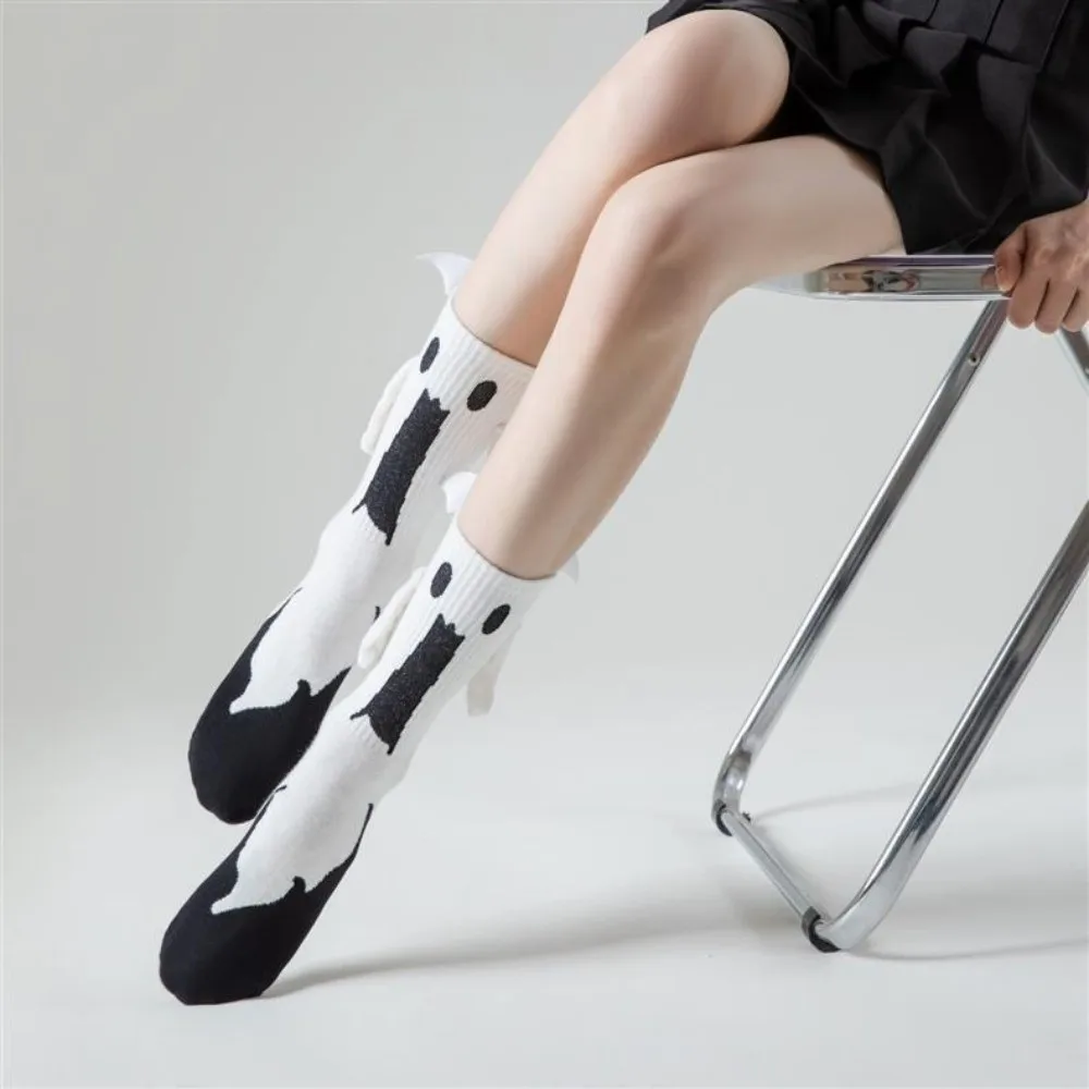 

Funny Novelty Halloween Socks Breathable Hand-holding Design Magnetic Socks Cartoon Bat Pattern Couple Socks Photo Prop