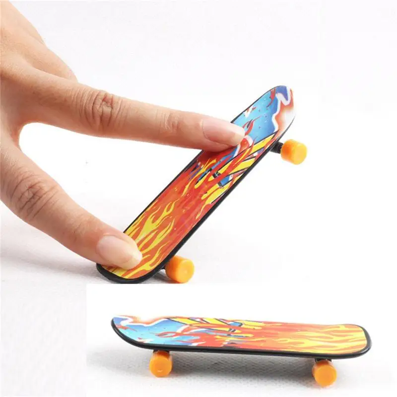 Novel Mini Skateboard Starter Kit Mini Skateboard Finger Toys Set Skate Board Fingertip Movement Teen Adult Party Favor