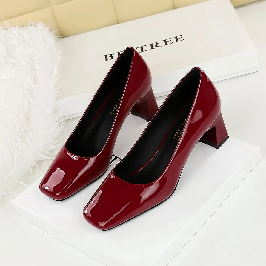 

2025 European Style Women 5cm Square Head High Heels Pumps Escarpins Elegant Sweet Lady Thick Leather Heels Nightclub Shoes