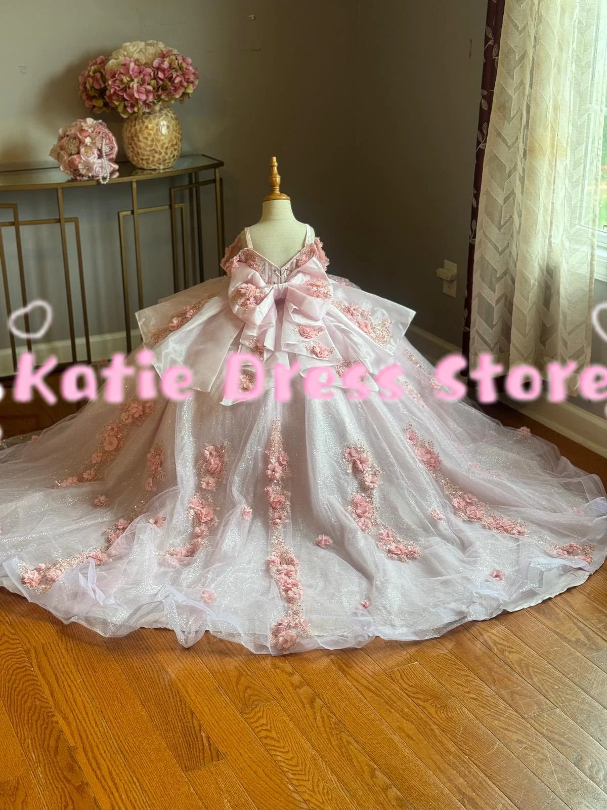 Luxuriöses, maßgeschneidertes Blumenmädchenkleid für Hochzeiten, Tüll, bauschige Applikationen, glänzend, für Kindergeburtstage, Erstkommunion, Ballkleider