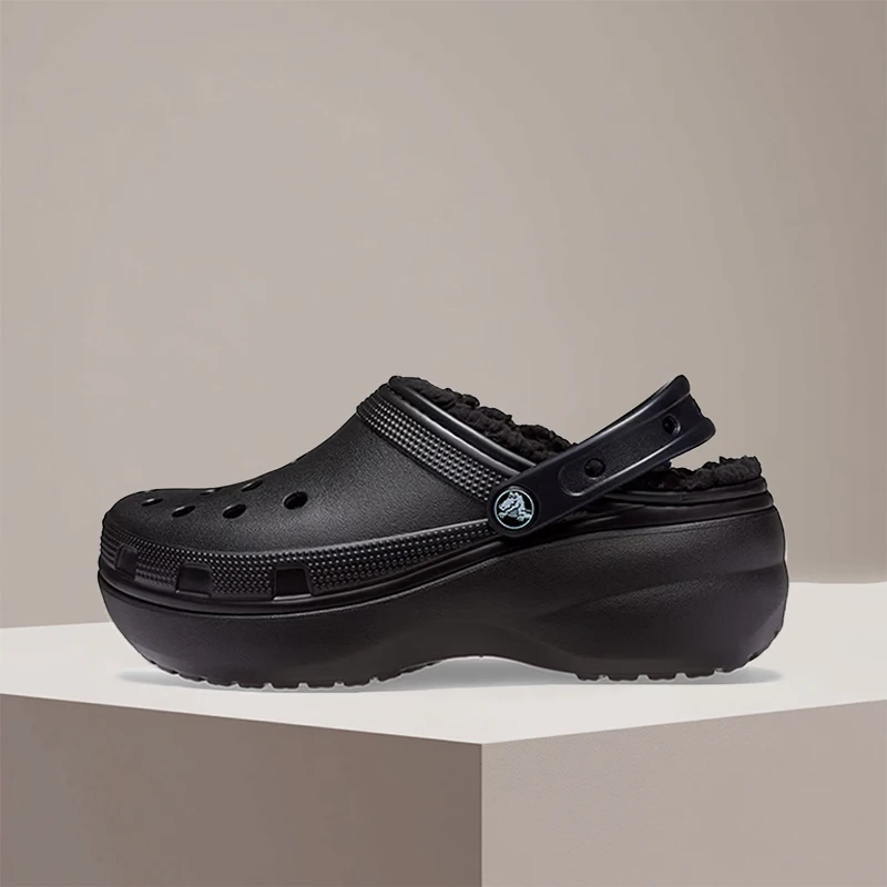 Crocs Classic Platform Lined Clog, sandalias sin cordones para mujer con plantilla de lana negra no extraíble, cómodas, ligeras y duraderas, 207938-001